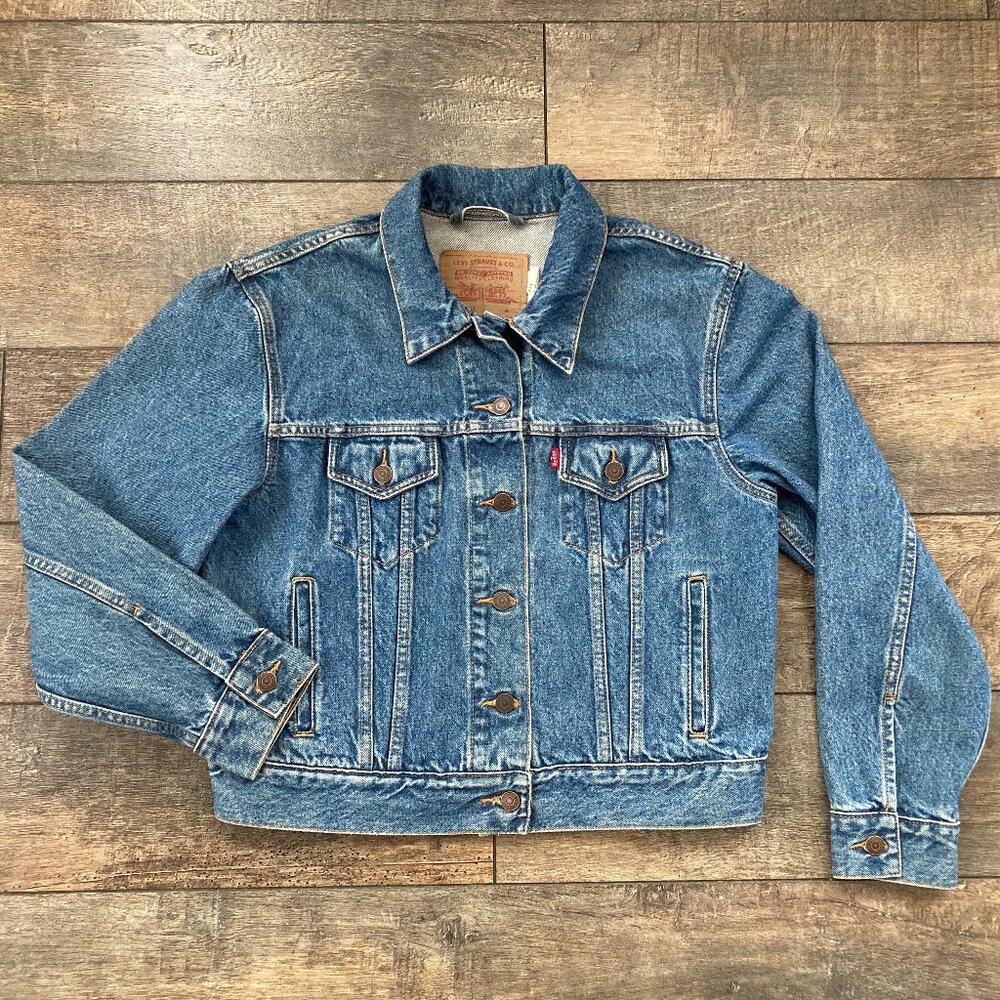 VINTAGE Women's Levi's Type 3 Denim Trucker / Jean Jacket w/ Pockets; 2001